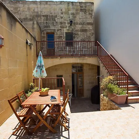 Ta' Leli Farmhouse Għarb